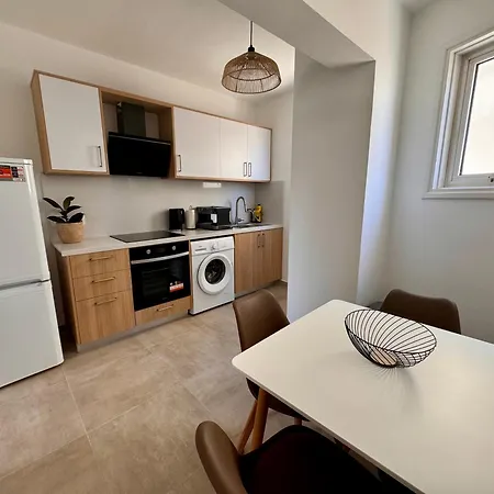 Apartment Luxury Two Bed Kato Flat *