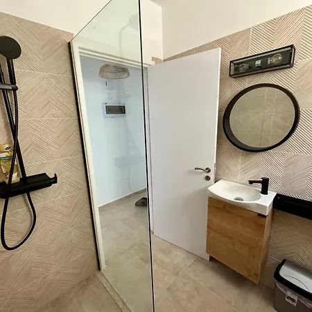 Luxury Two Bed Kato Flat *