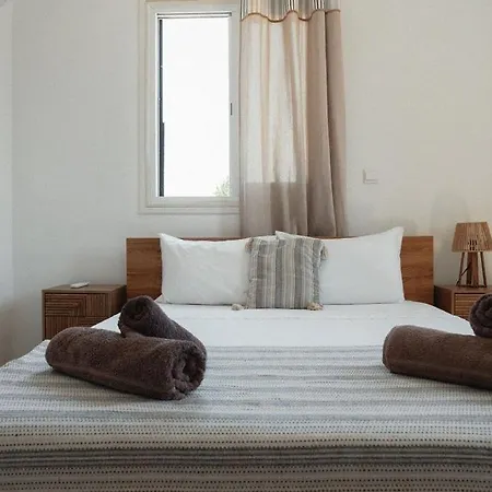 Luxury Two Bed Kato Flat *