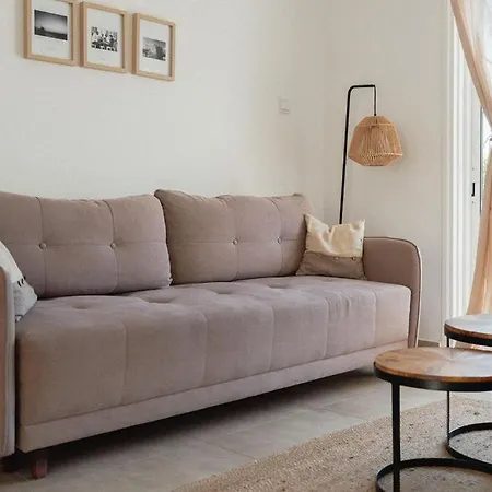 Luxury Two Bed Kato Flat