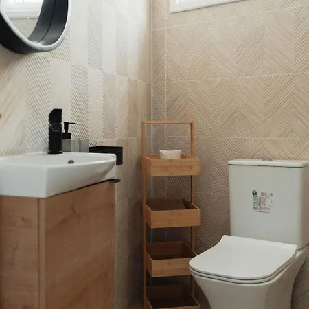 Luxury Two Bed Kato Flat