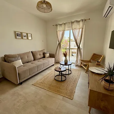 Apartment Luxury Two Bed Kato Flat *
