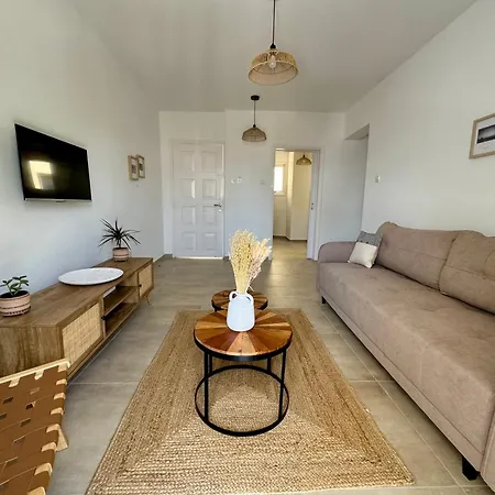 Luxury Two Bed Kato Flat *