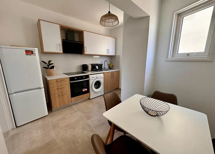 Апартаменты Luxury Two Bed Kato Flat *