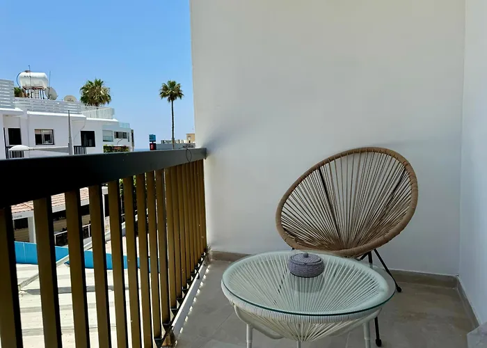 Luxury Two Bed Kato Flat Апартаменты Пафос