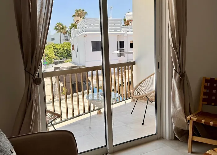 Luxury Two Bed Kato Flat * Πάφος